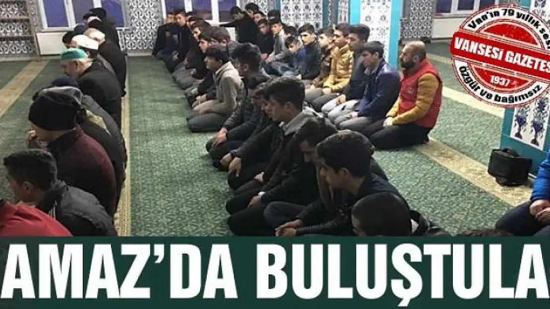 Vanlı gençler sabah namazında buluştu