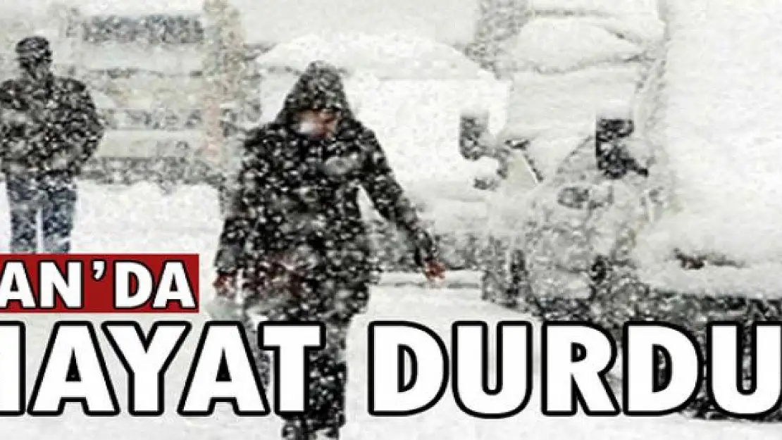 Kar yağışı ve tipi hayatı durma noktasına getirdi