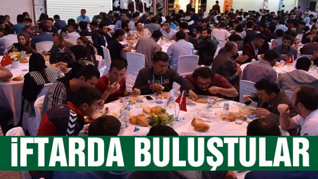 Vanlılar iftarda buluştu 