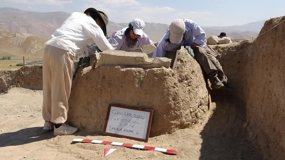 Urartu'nun yeni ölü gömme tipine rastlandı