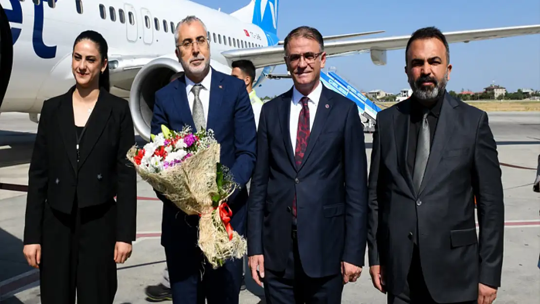 Vali Balcı, Bakan Işıkhan'ı havalimanında karşıladı