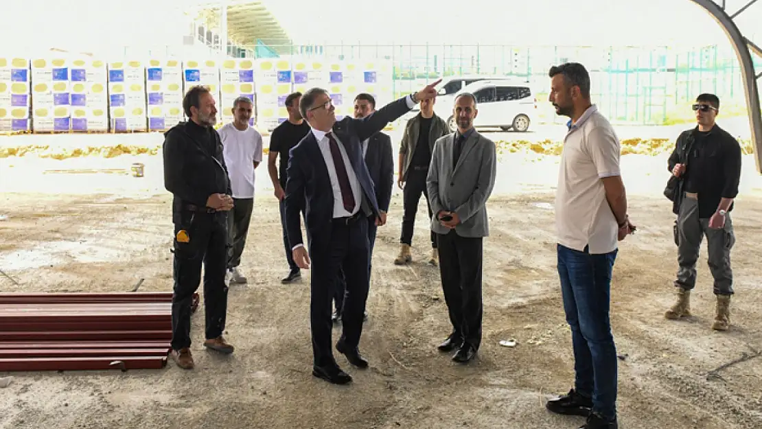 Vali Balcı Buz Pateni Pisti Salonunda incelemelerde bulundu