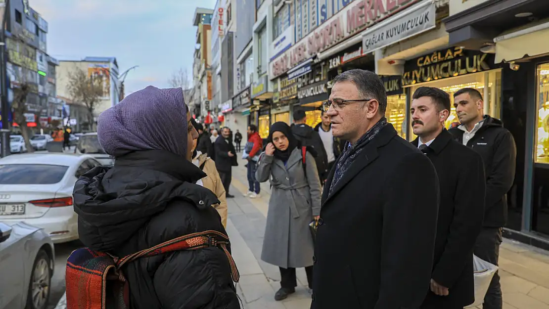 Vali Balcı esnaf ve vatandaşların sorunlarını dinledi