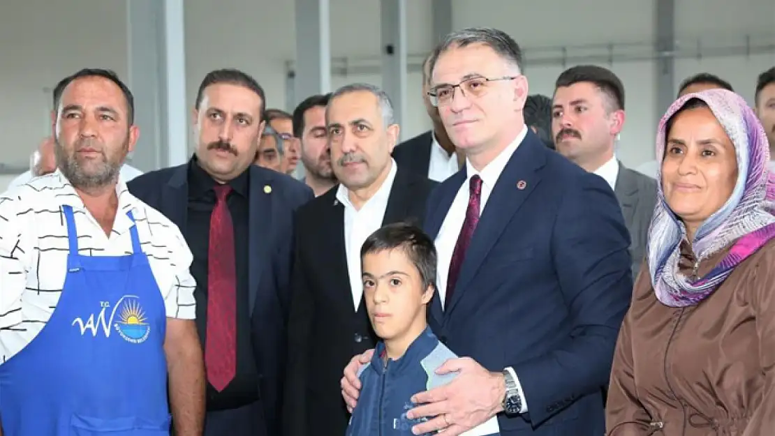 Vali Balcı, kapalı semt pazarı esnafını ziyaret etti