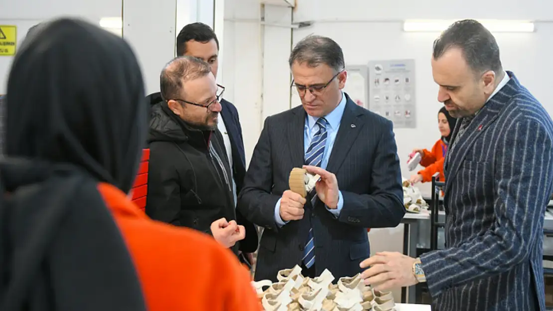 Vali Balcı, tekstil fabrikalarında incelemelerde bulundu