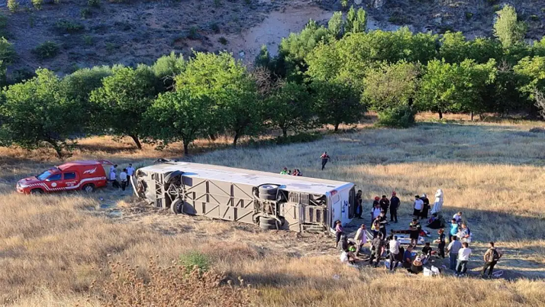 Van'a gelen yolcu otobüsü şarampole yuvarlandı