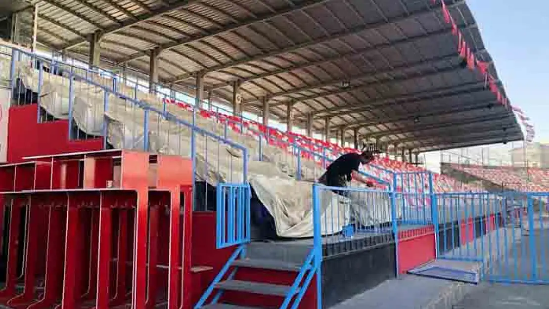 Van Atatürk Şehir Stadı'nda son düzenlemeler yapılıyor