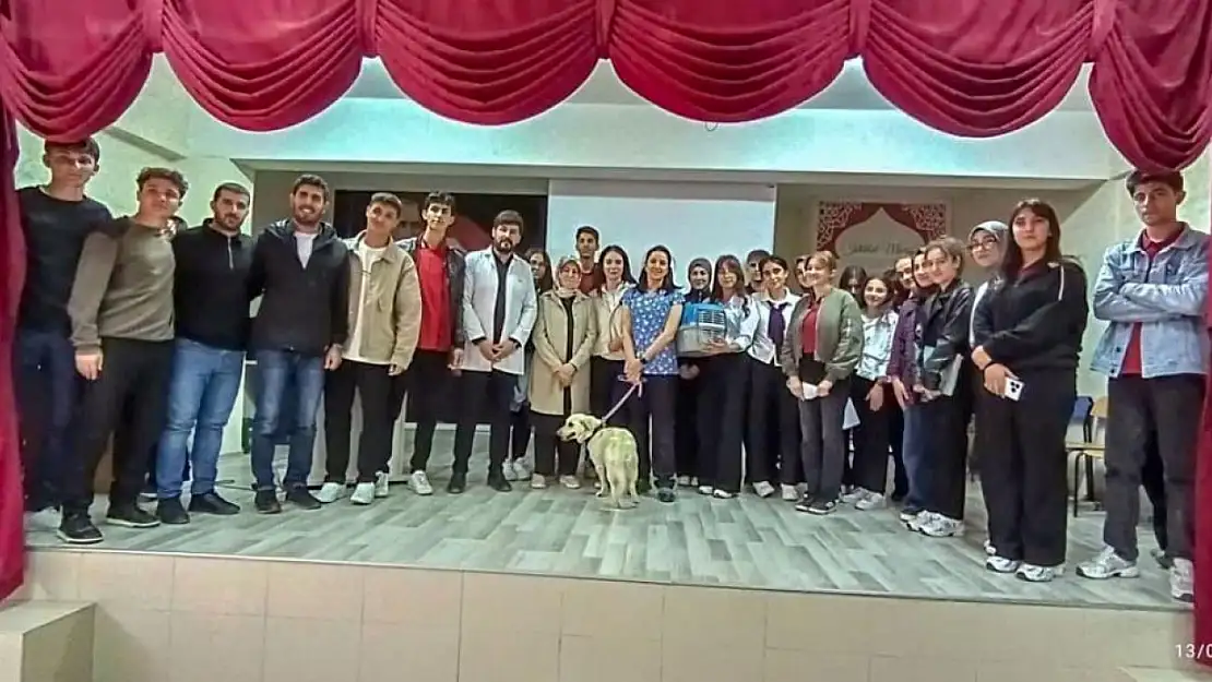 Van Büyükşehir Belediyesi öğrencileri sokak hayvanları hakkında bilgilendirdi