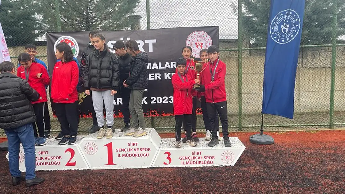 Van Büyükşehir Belediyesporun Atletizm Takımı Türkiye Üçüncüsü Oldu