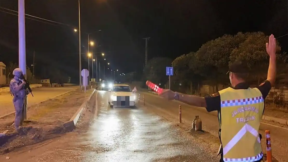 Van'da 12 araç trafikten men edildi