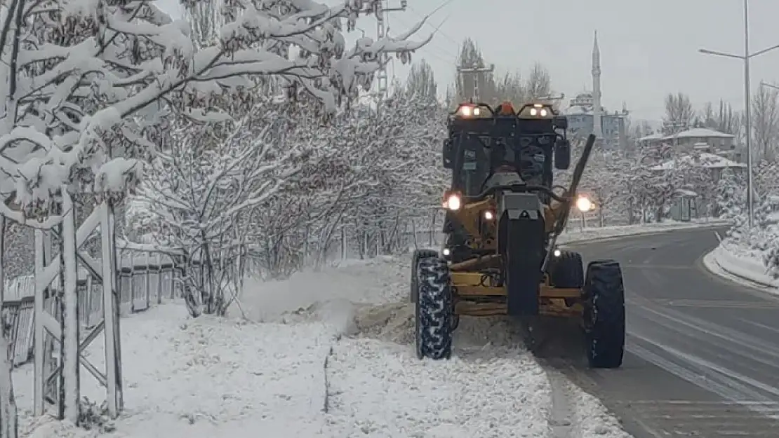 Van'da 131 yerleşim yerinin yolu ulaşıma kapandı