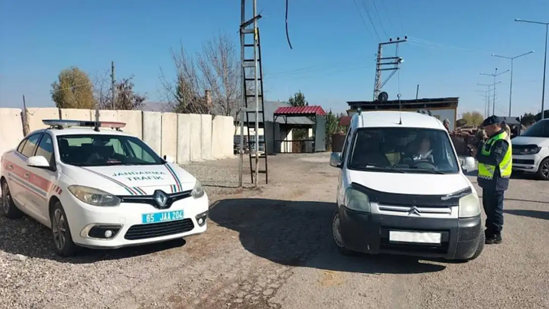 Van'da 139 araç trafikten men edildi