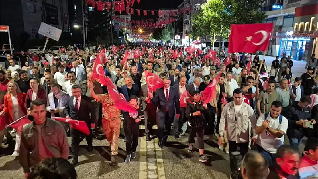Van'da 15 Temmuz yürüyüşü