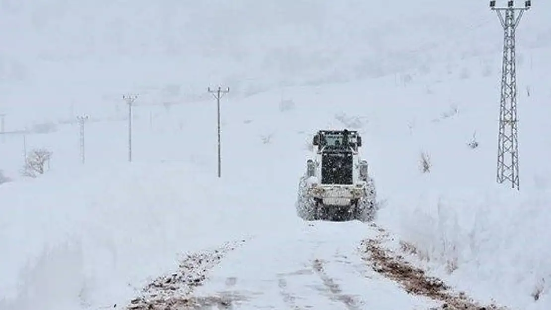 Van'da 158 yerleşim yerinin yolu ulaşıma kapandı