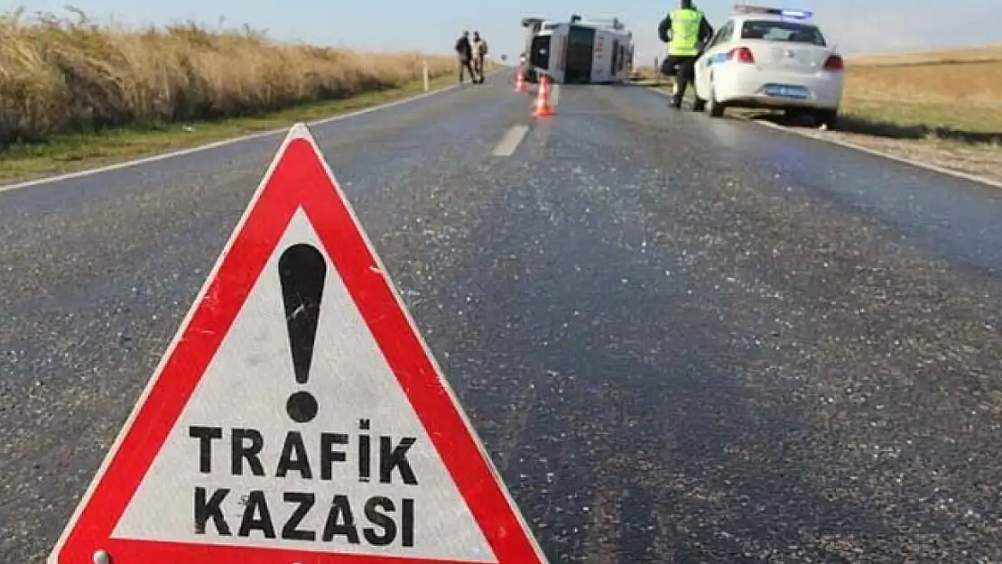 Van'da 2 otomobil çarpıştı: 9 yaralı