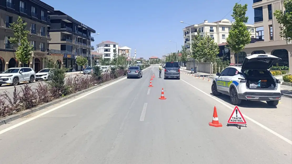 Van'da 21 araç trafikten men edildi