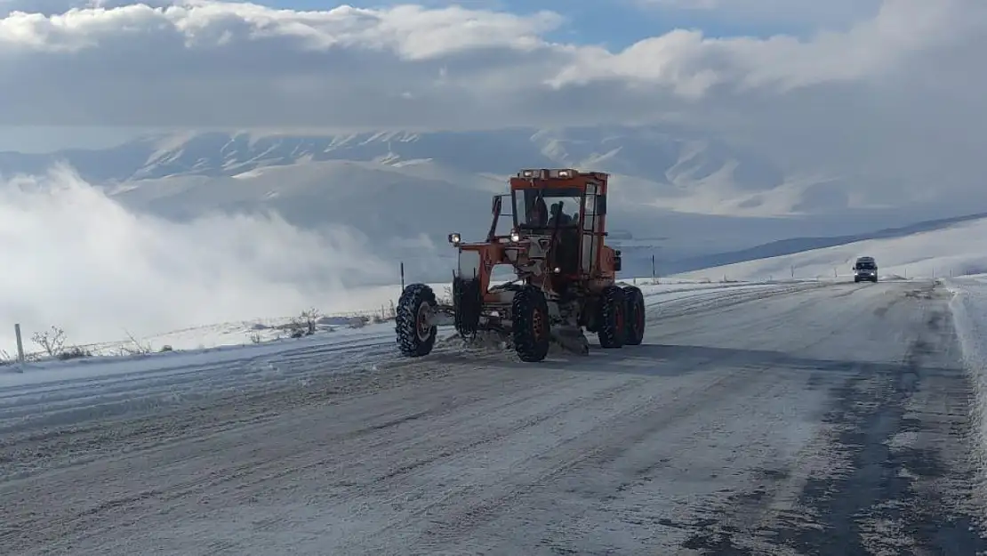 Van'da 21 yerleşim yerinin yolu ulaşıma kapandı