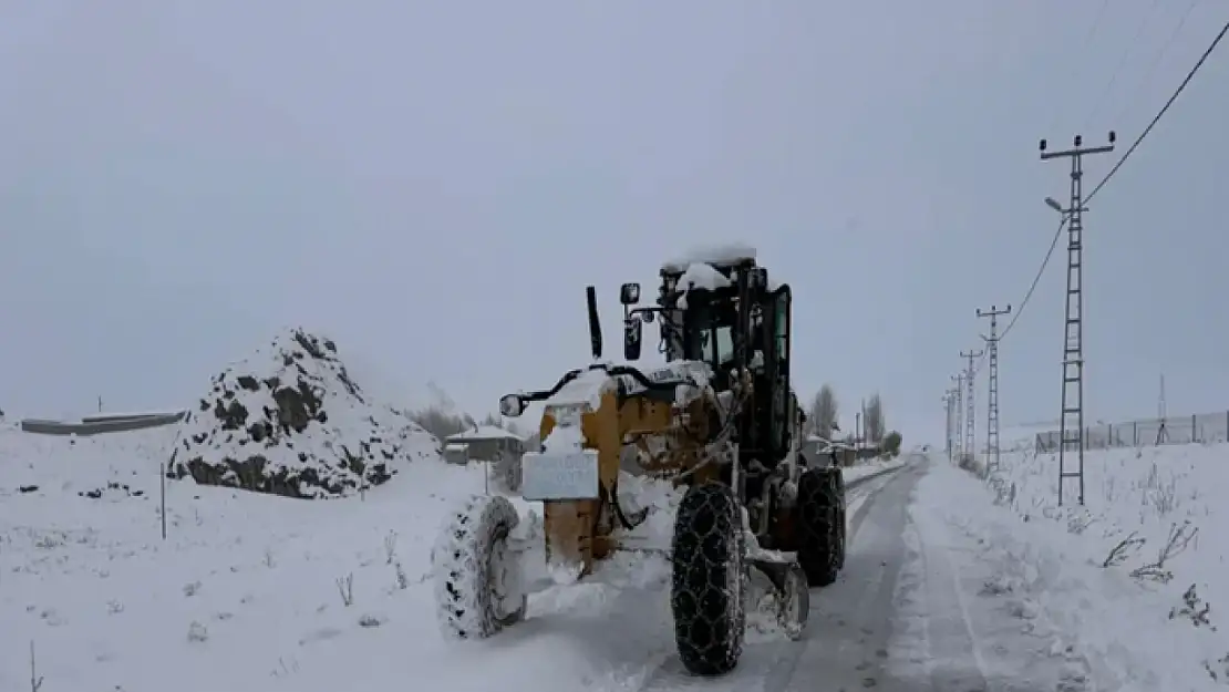 Van'da 24 yerleşim yerinin yolu ulaşıma kapandı