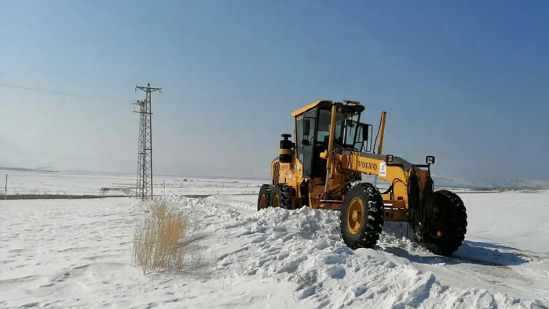 Van'da 264 yerleşim yerinin yolu ulaşıma kapandı