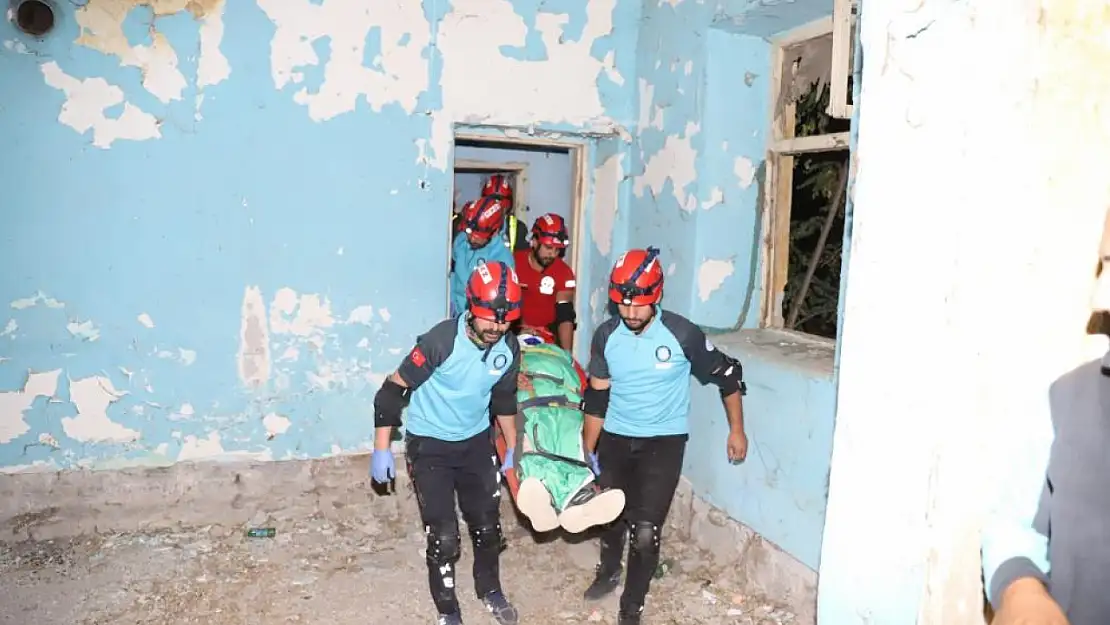 Van'da 4 ilden 125 personelin katılımıyla enkazda arama kurtarma tatbikatı