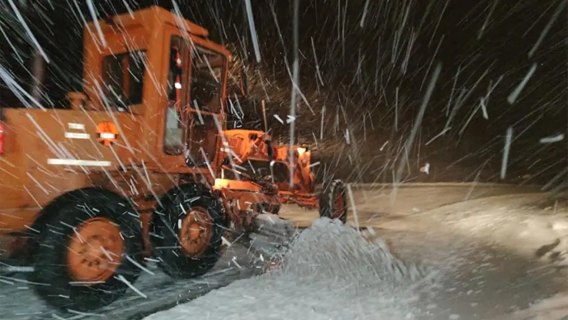 Van'da 492 yerleşim yerinin yolu ulaşıma kapandı