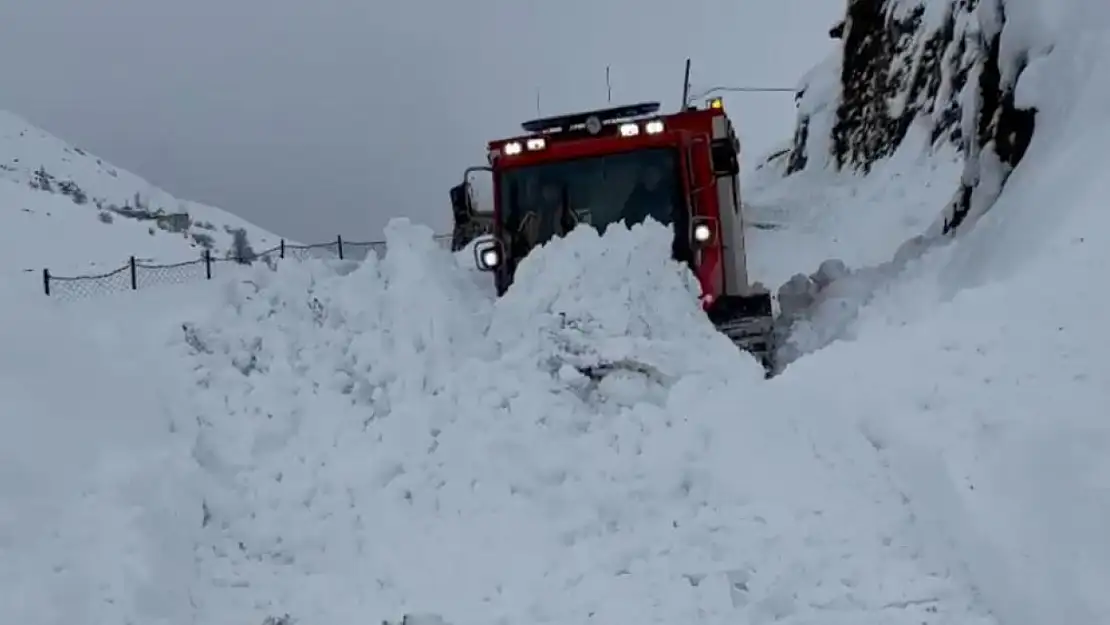 Van'da 65 yaşındaki hasta snowtrack ambulansla kurtarıldı