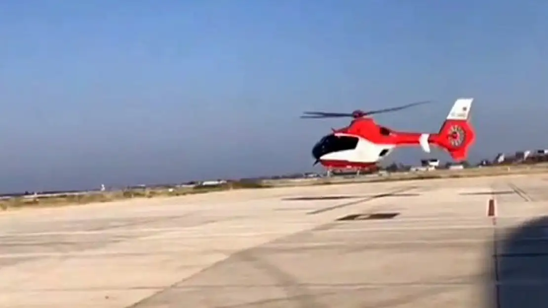 Doğum hastası kadın için ambulans helikopter havalandı