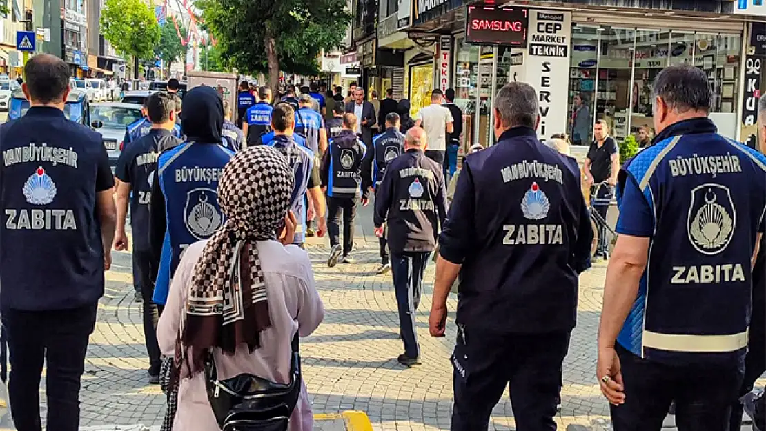 Van'da bayram öncesi cadde ve sokaklar denetlendi