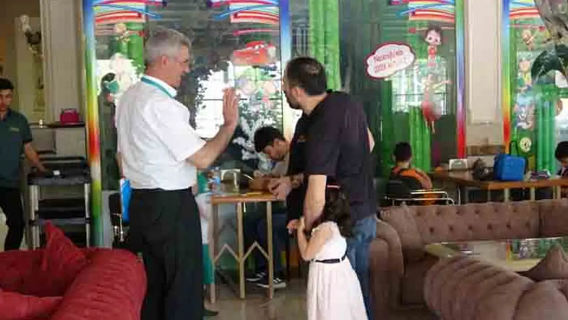 Van'da cafe ve restoranlarda sigara denetimi