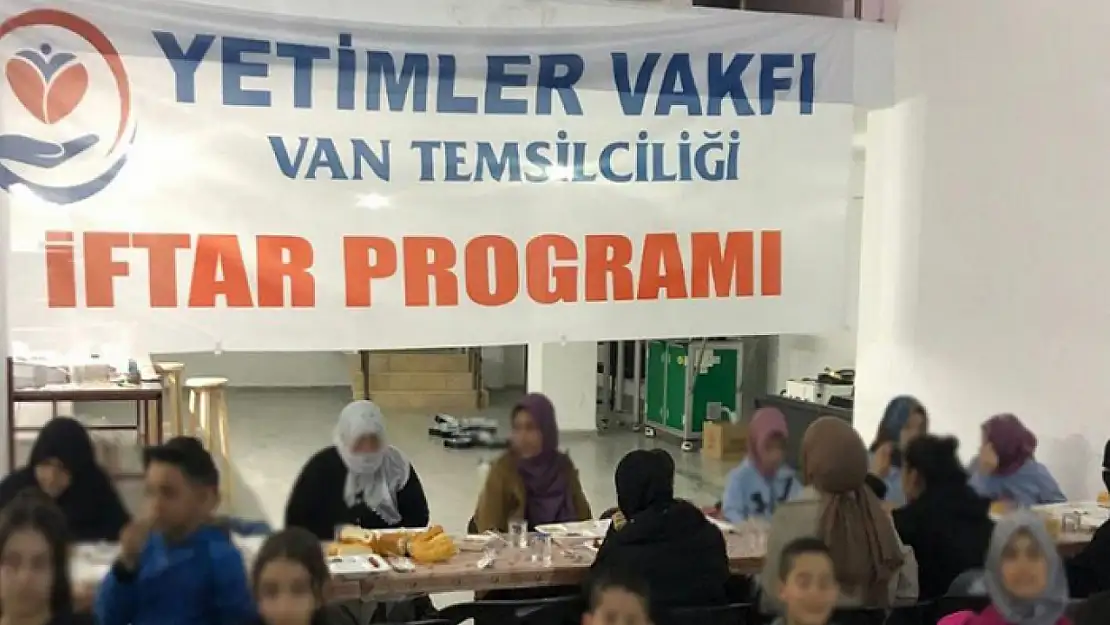 Van'da çocuklar iftar sofrasında buluştu