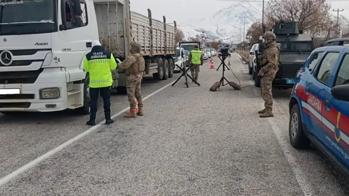 Van'da farklı suçlardan 16 kişi tutuklandı