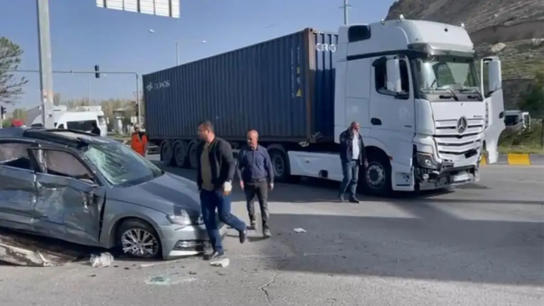 Van'da feci kaza! Ölü ve yaralılar var