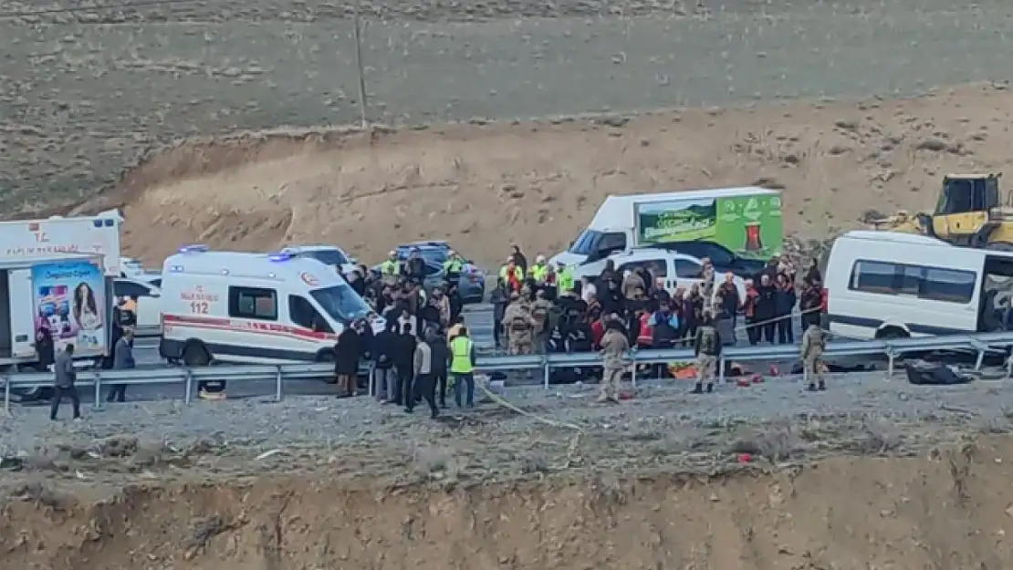 Van'da feci kazada ölü sayısı 8'e yükseldi