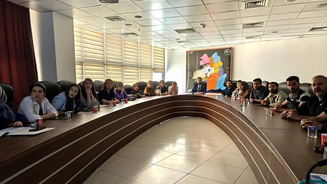 Van'da gebe Okulu ve ebe polikliniği toplantısı gerçekleştirildi