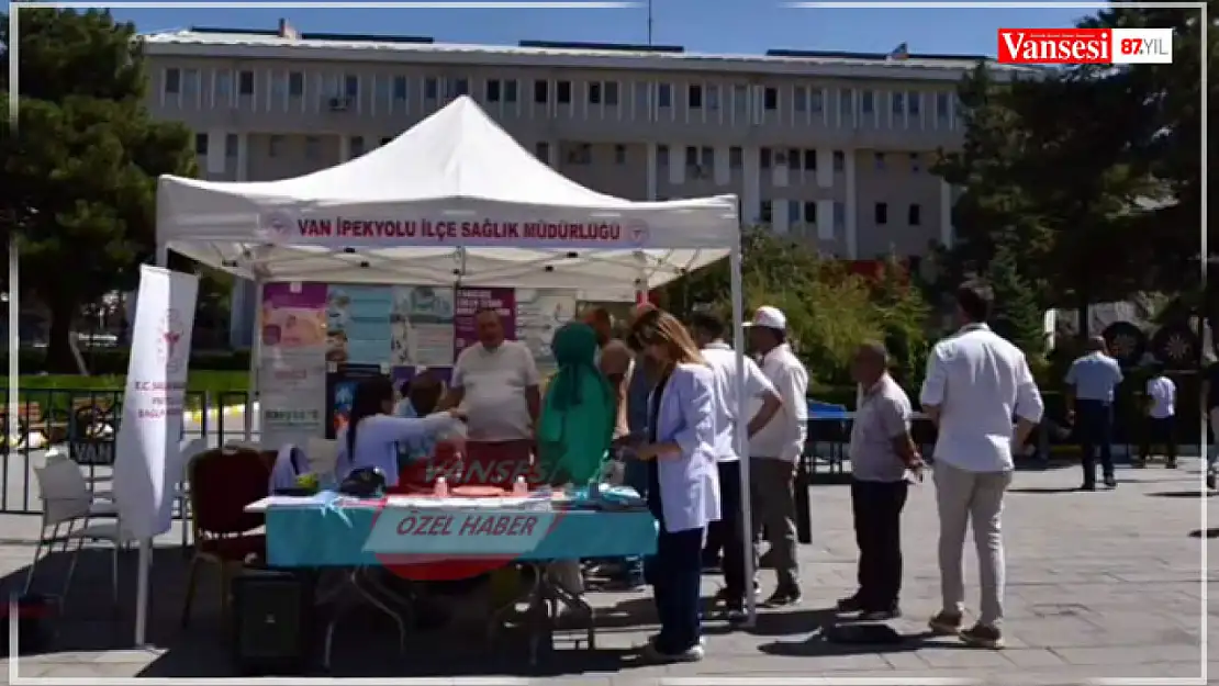 Van'da Halk Sağlığı Haftası kapsamında bilgilendirme stantları kuruldu