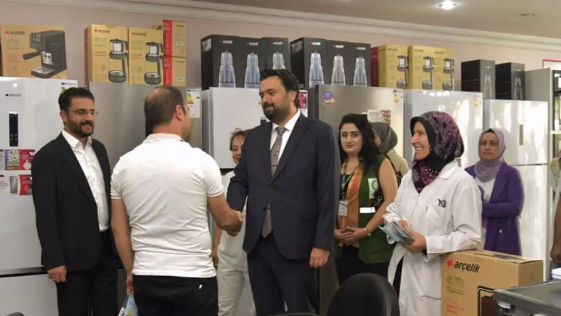 Van'da halk sağlığı haftası kapsamında esnafa ziyaret