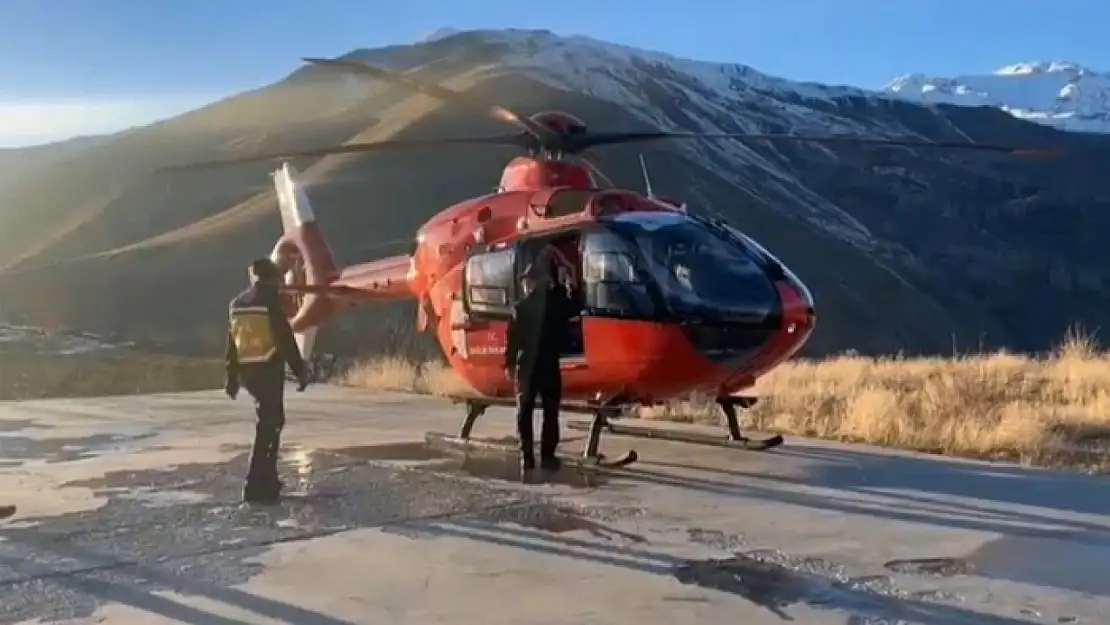 Van'da helikopter ambulans bebek için havalandı