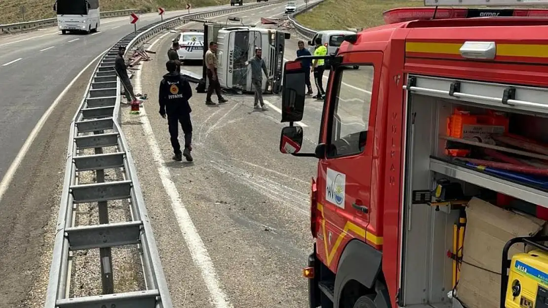 Van'da kamyonet kaza yaptı: Yaralı var