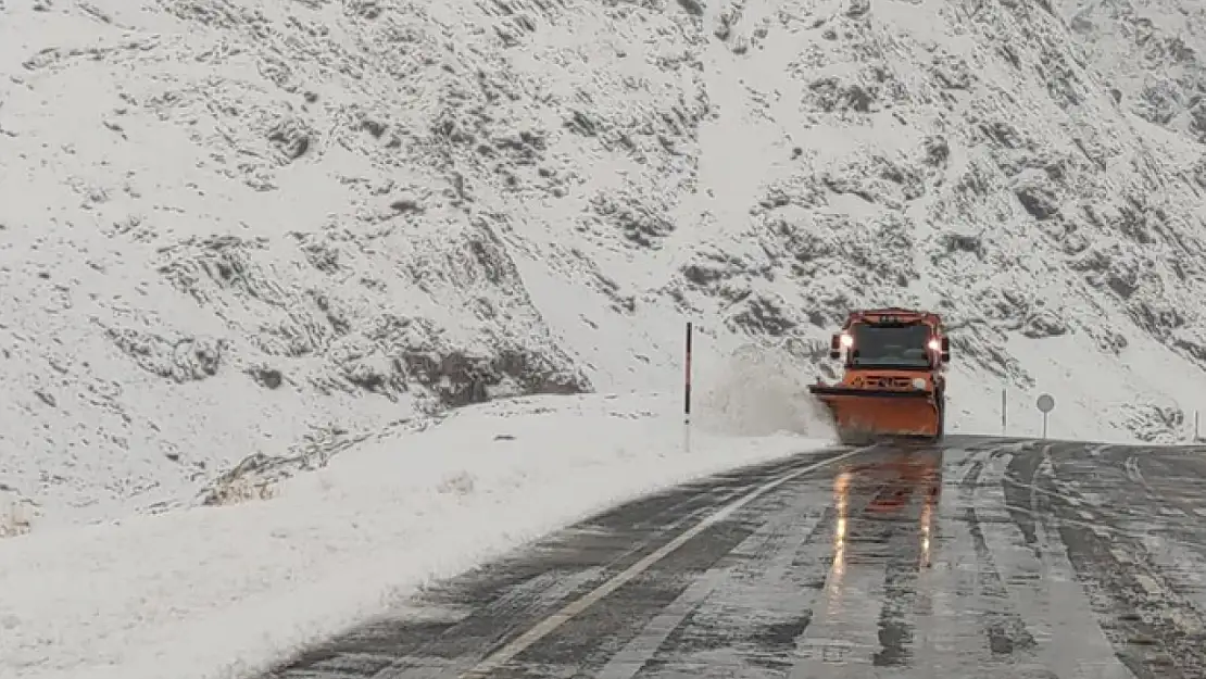 Van'da kar temizleme çalışması