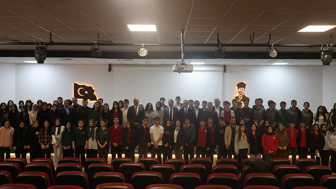 Van'da Liselerde bilim uygulamaları paneli düzenlendi