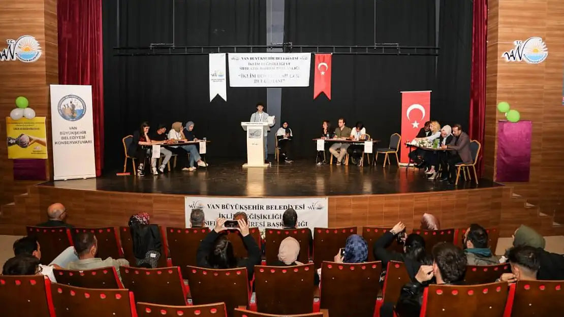 Van'da öğrenciler liseler arası iklim münazarası'nda fikirlerini savundu