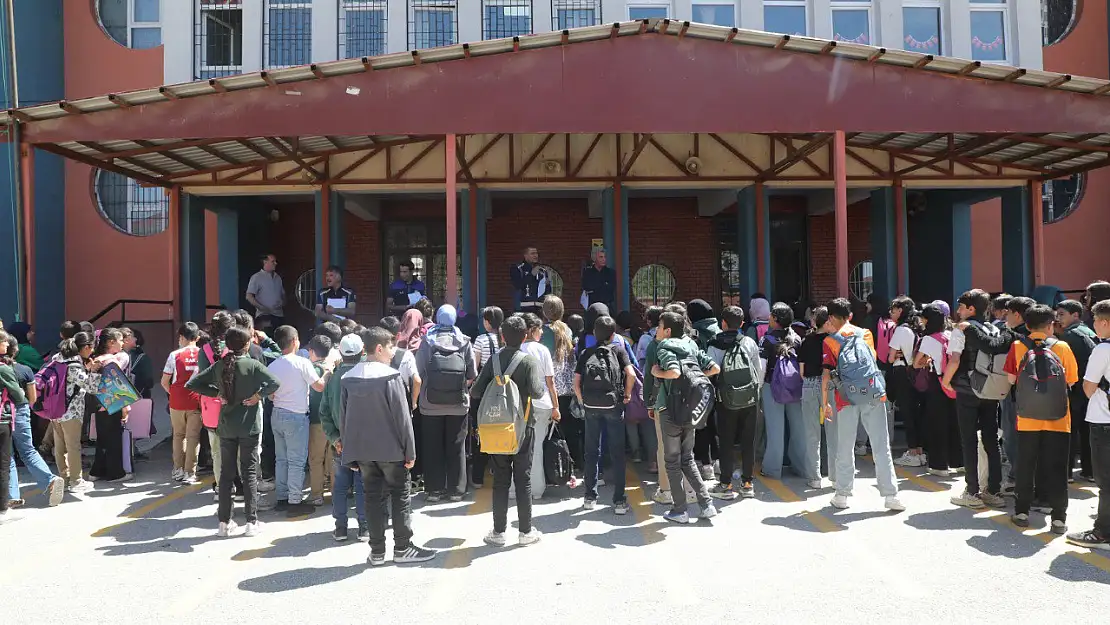 Van'da öğrencilere inci kefali bilgilendirmesi