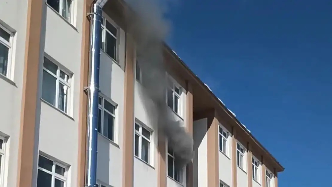Van'da okulda yangın