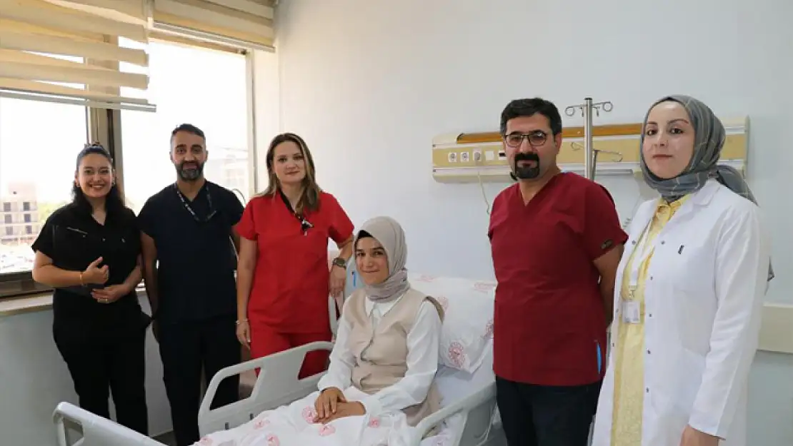 Van'da paratiroid bezi yanlış yerde olan hasta kapalı ameliyatla sağlığına kavuştu