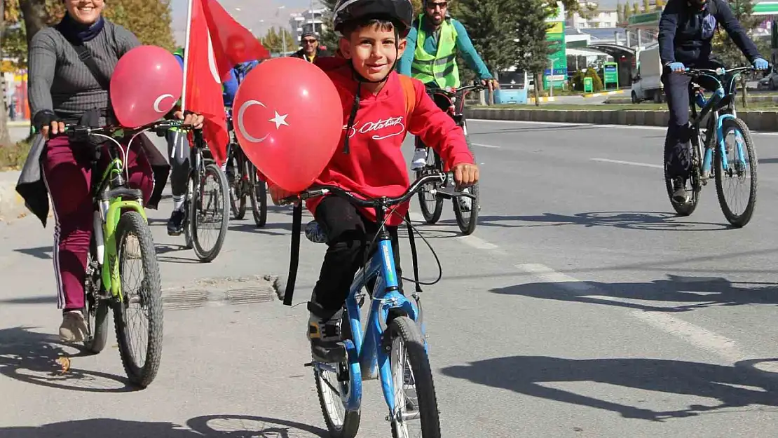 Van'da pedallar Cumhuriyet için çevrilecek