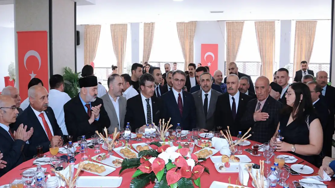 Van'da resmi bayramlaşma töreni