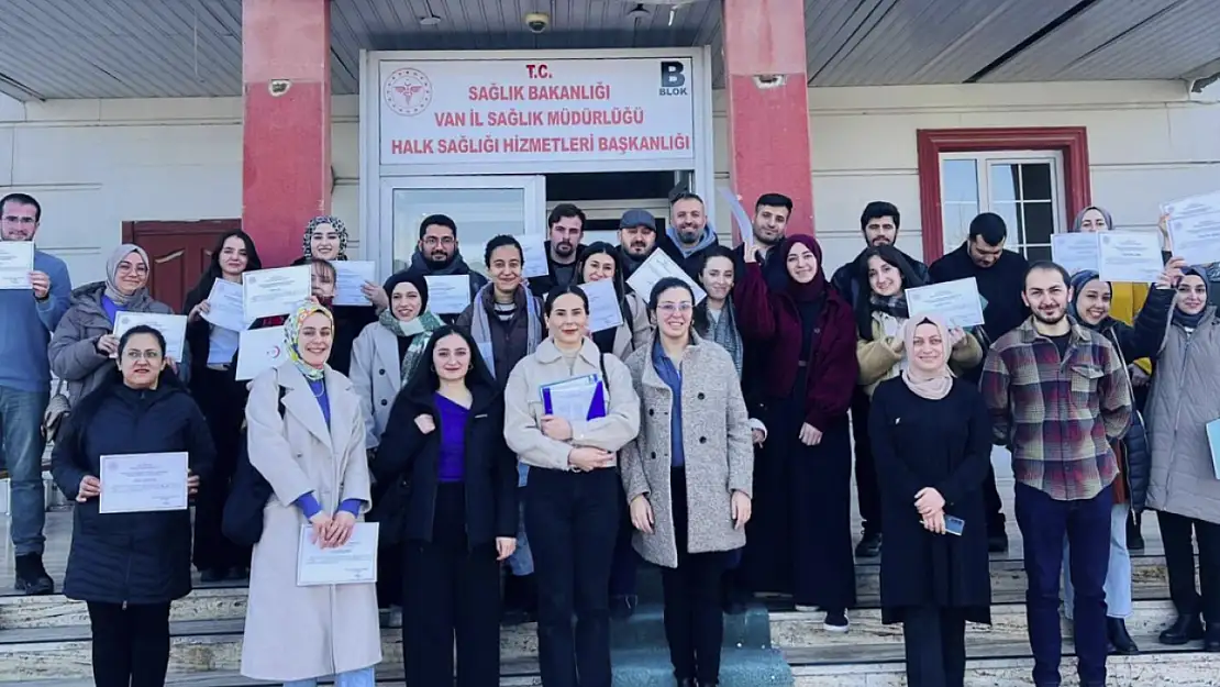 Van'da sağlık çalışanları NRP eğitimi aldı