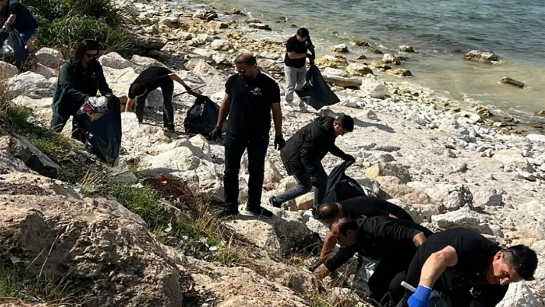 Van'da sahil temizleme etkinliği