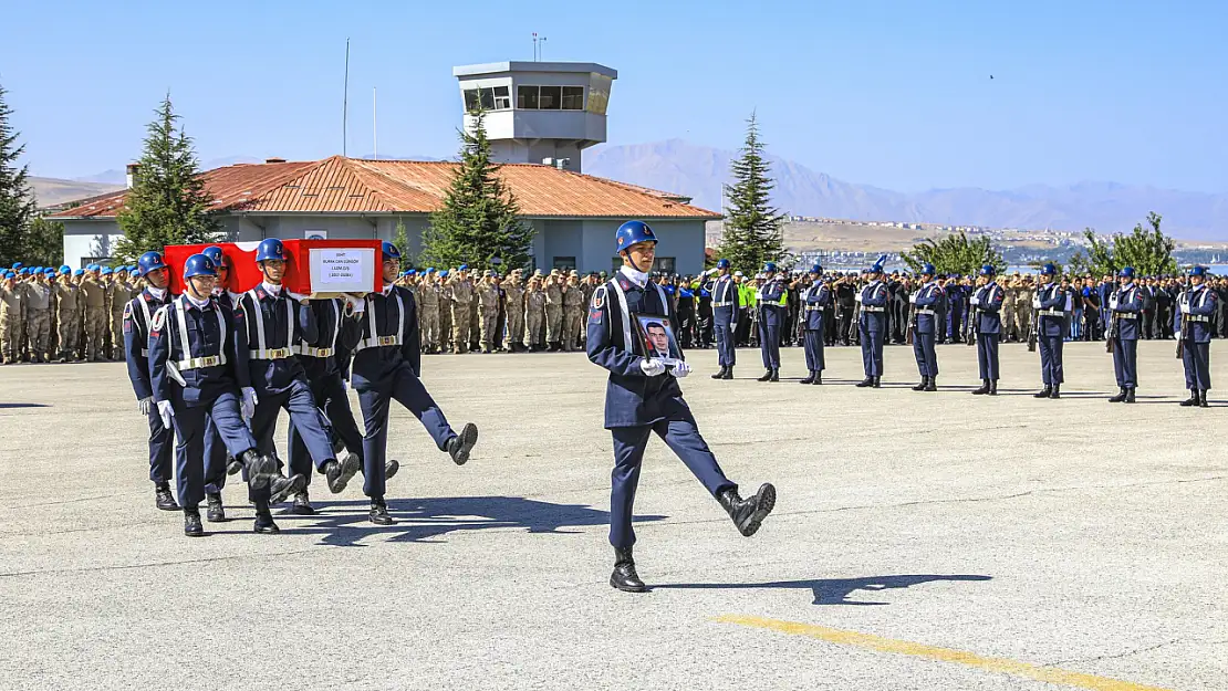 Van'da Şehit Olan Asker Memleketine Uğurlandı