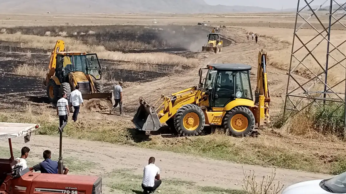 Van'da tarım arazisinde yangın